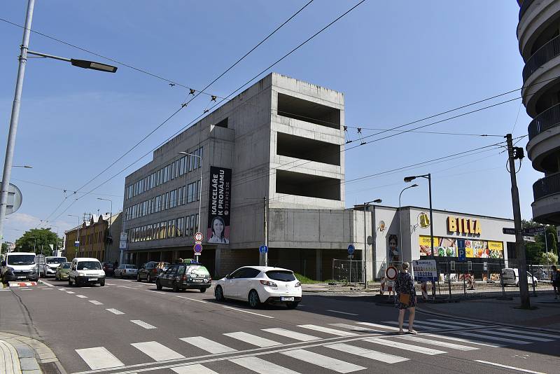 Palachovka: hrubá stavba se po mnoha letech promění v administrativní centrum.