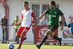 Utkání MOL CUPu mezi FK Pardubice (ve bíločerveném) a FK Jablonec (v zelenočerném) na hřišti pod Vinicí v Pardubicích.