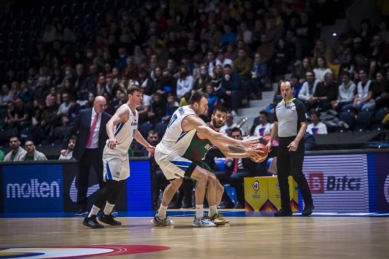 Čeští basketbalisté udolali v pardubické aréně Bulharsko.