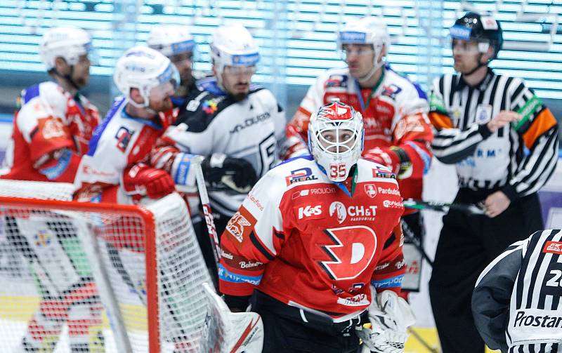 Generali play off Tipsport extraligy - osmifinále: HC Dynamo Pardubice - HC Energie Karlovy Vary.