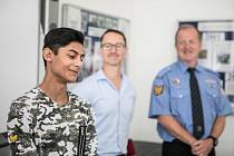 Charita sháněla pro Dominika kolo, aby mohl jezdit do školy. Výzvu vyslyšelo město Pardubice a jeho městská policie.