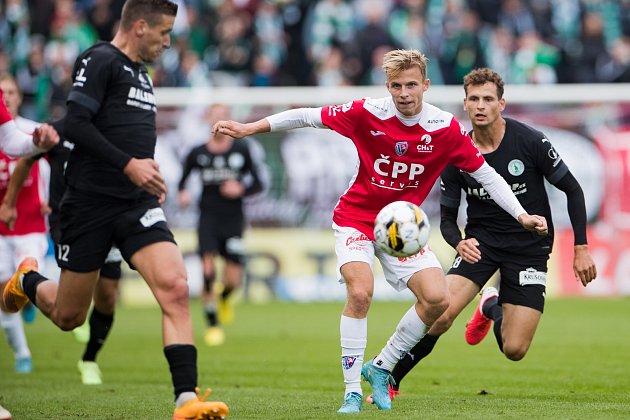 Pardubice nastoupily v Ďolíčku jako domácí tým, ale na Bohemians nestačily. Jedinou trefu utkání vstřelil Janošek.