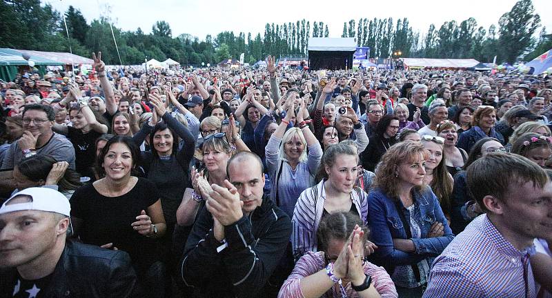 Hudební festival Létofest na pardubickém dostihovém závodišti.