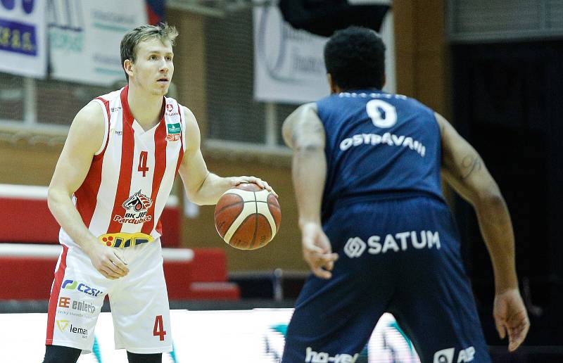 Kooperativa NBL: BK JIP Pardubice - NH Ostrava.