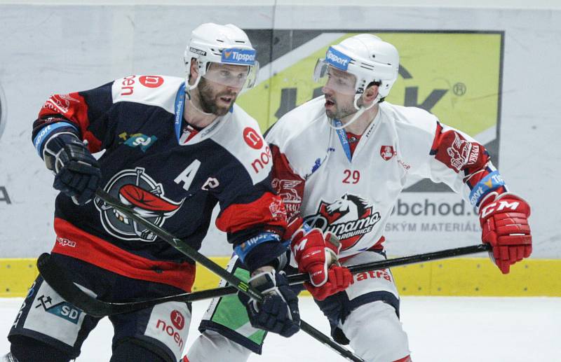 Hokejová extraliga: HC Dynamo Pardubice - Piráti Chomutov.