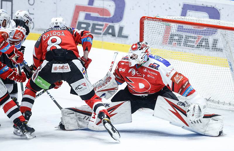 Generali play off Tipsport extraligy - osmifinále: HC Dynamo Pardubice - HC Energie Karlovy Vary.