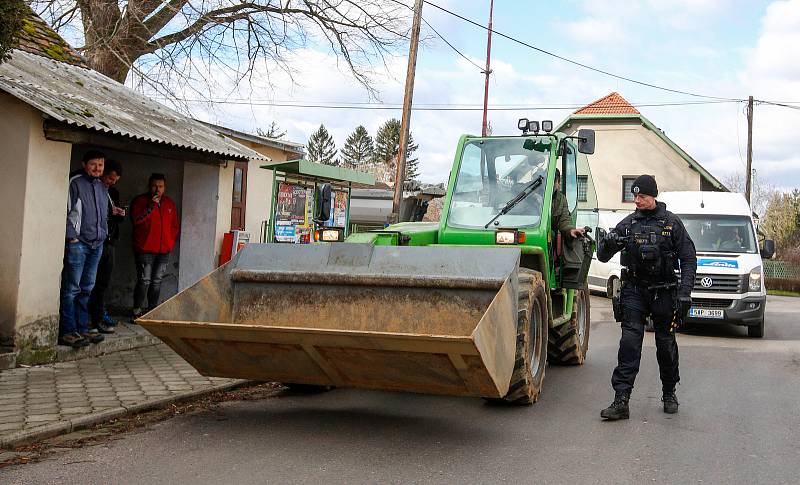 V Česku je druhé ohnisko ptačí chřipky. Nemoc se objevila v komerčním chovu Moras Moravany ve Slepoticích na Pardubicku (18.2.2020)