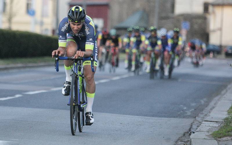 Cyklistické večerní kritérium ulicemi města Pardubic 42. ročník Memoriálu Josefa Křivky