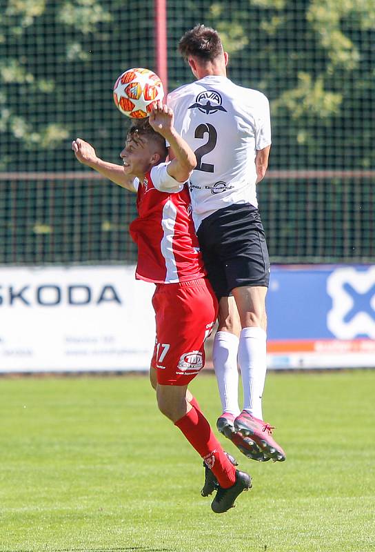 Česká fotbalová liga, skupina B: FK Pardubice B - TJ Sokol Živanice.