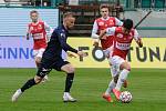 Fotbalové utkání Fortuna ligy mezi FK Pardubice (v červenobílém) a 1.FC Slovácko ( v modrém) na Městském stadionu Ďolíček v Praze.