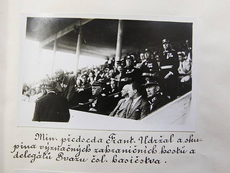 Výstava tělesné výchovy a sportu v Pardubicích 12. července 1931. Při té příležitosti se zde konal i Sjezd ČSL hasičstva a samaritstva ČČK.