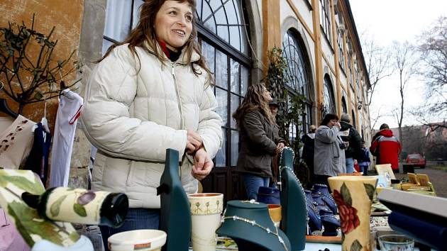 K vánočnímu betlému v Cholticích přivezli s předstihem své dary králové již o uplynulé sobotě. Areál zdejšího zámku tak opět posloužil jako kulisa nadcházejících Vánoc, v zámecké kapli zněly zpěvy sborů, na nádvoří si lidé nakoupili na vánočním jarmarku.