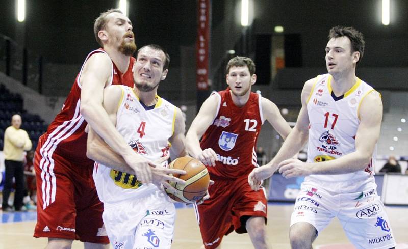 BK JIP Pardubice – Qanto Tuři Svitavy 103:74