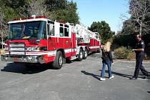 Automobilový žebřík hasičů v Mountain View, California.