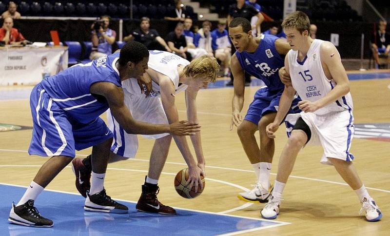 ME U16: Čeští reprezentanti zvítězili v semifinále nad Francií 73:65 a zajistili si postup do finále