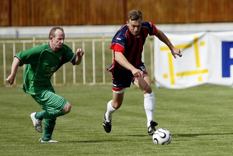 Z fotbalového utkání Krajského přeboru mezi FK AS Pardubice a FC Hlinsko.