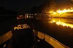 Noční kontroly rybolovu s rybářskou stráží provádí i strážníci městské policie.