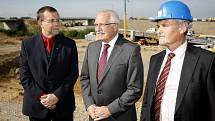 Prezident Václav Klaus navštívil Pardubický krajPrezident Václav Klaus navštívil Pardubický kraj - Opatovice nad Labem a prohlídka staveniště obří křižovatky