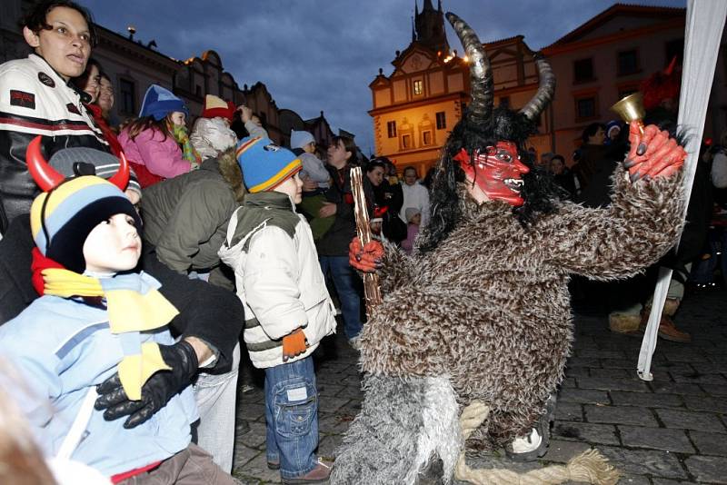 Na Pernštýnském náměstí řádili pekelníci i svatý Mikuláš