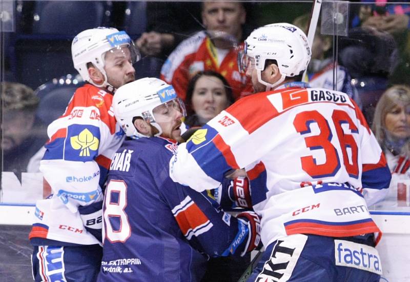 HC Dynamo Pardubice - Piráti Chomutov 3:1