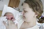 Viktorie Šoltová se narodila 16. března ve 13:00 hodin. Měřila 50 centimetrů a vážila 3650 gramů. Maminku Annu u porodu podpořil tatínek Vašek a rodina bude bydlet v Přelouči.