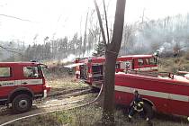 Druhý stupeň požárního poplachu byl ve středu odpoledne vyhlášen u požáru lesa v Městečku Trnávce – Mezihoří.