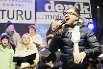 Petr Kotvald rozezpíval pardubické Pernštýnské náměstí