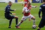 Fotbalové utkání Fortuna ligy mezi FK Pardubice (v červenobílém) a 1.FC Slovácko ( v modrém) na Městském stadionu Ďolíček v Praze.