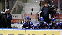 Hokejové utkání v ledním hokeji mezi HC Dynamo Pardubice B (v bíločerveném) a HC Rytíři Kladno enterie areně.