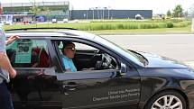 Návštěvníci si vyzkoušeli, jak zruční dokážou při jízdě být. Den Dopravní bezpečnosti 2022 se konal na Pardubickém letišti.