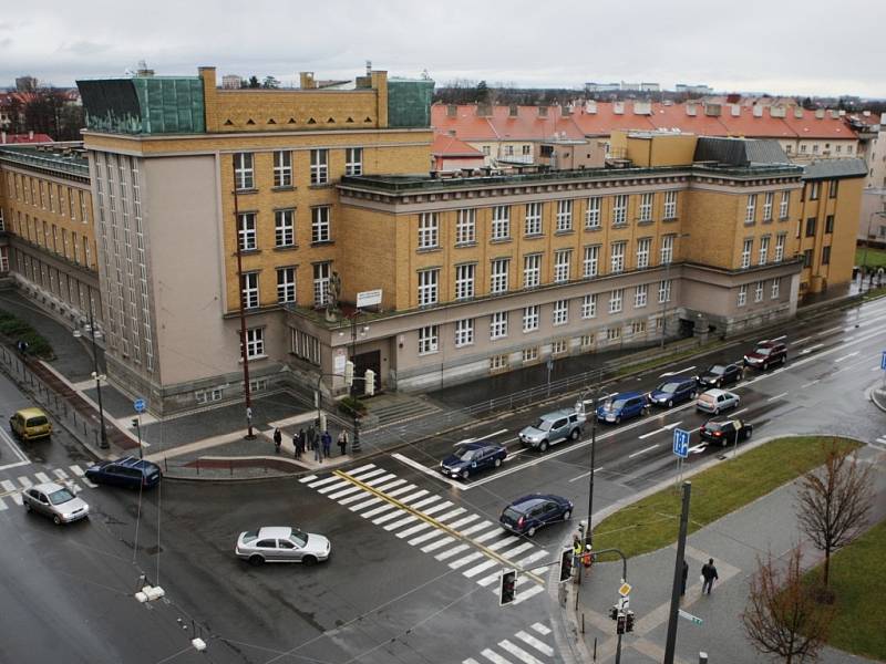 Střední průmyslová škola elektrotechnická a Vyšší odborná škola na ulici Karla IV.