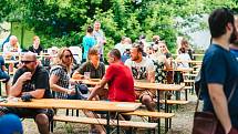 Na pardubický Food Truck Fest se sjely desítky majitelů trucků, kteří si připravili rozmanité nabídky plné tradičního místního jídla i pochutin ze světa.