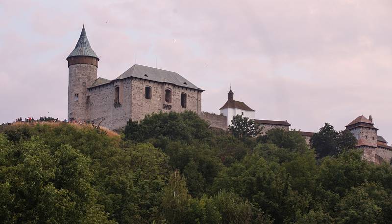 17. ročník letního kulturního festivalu Hrady CZ se koná během léta na významných českých a moravských historických památkách. Zavítal i na Kunětickou horu na Pardubicku.