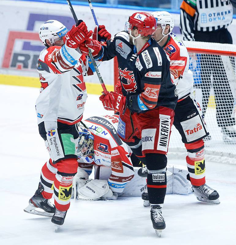 Hokejová extraliga: HC Dynamo Pardubice - HC Oceláři Třinec.