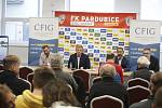 Tisková konference FK Pardubice ke změně názvu stadionu na CFIG Arena. Zleva: Martin Chovanec (zakladatel CFIG), Vladimír Pitter (předseda FK Pardubice), Vít Zavřel (sportovní ředitel FK Pardubice).