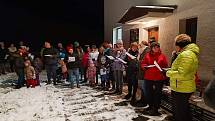 V Koburku vládla příjemná vánoční atmosféra s účastí cca 40 zpěváků. Už se těšíme na další ročník.