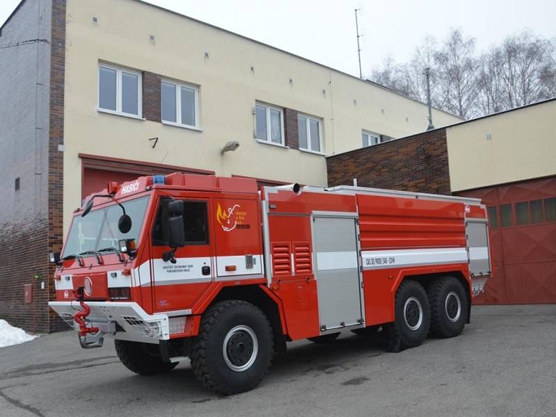 Nové Nosorožce - automobilové cisterny dostaly na stanicích Pardubice, Polička, Hlinsko, Chrudim a Králíky.