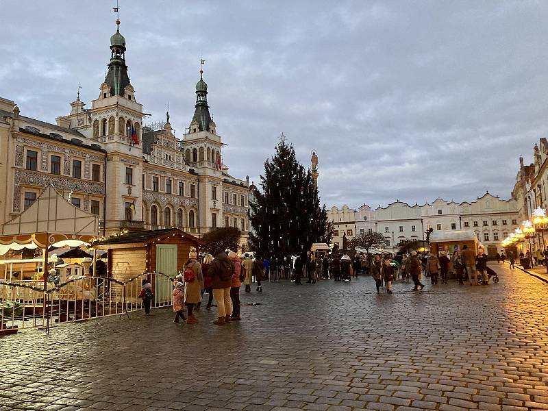 Adventní trhy v Pardubicích v roce 2022.