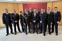 V Obřadní síni Městského úřadu v Holicích byly předávány medaile profesionálním hasičům.