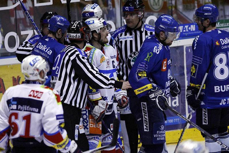 První finálové utkání ovládl domácí Eaton. Pardubice  - Vítkovice 5:1