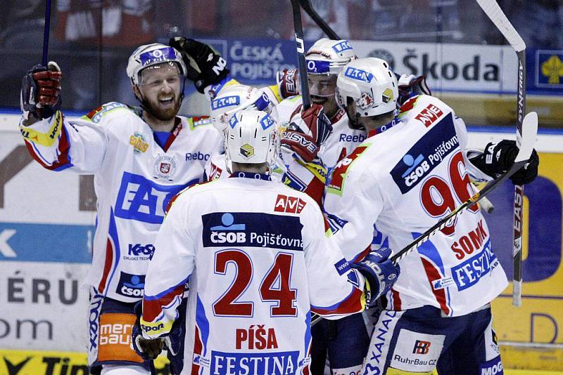 První finálové utkání ovládl domácí Eaton. Pardubice  - Vítkovice 5:1