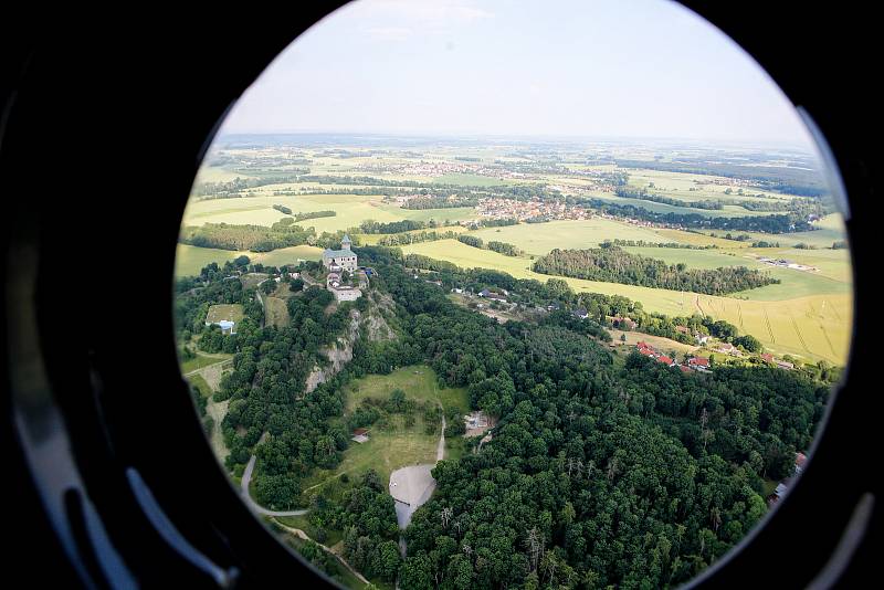 Kunětická hora ze 150metrové výšky.