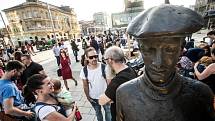 Demonstrace proti Babišovi. Na pardubické třídě Míru protestovalo na 400 lidí.