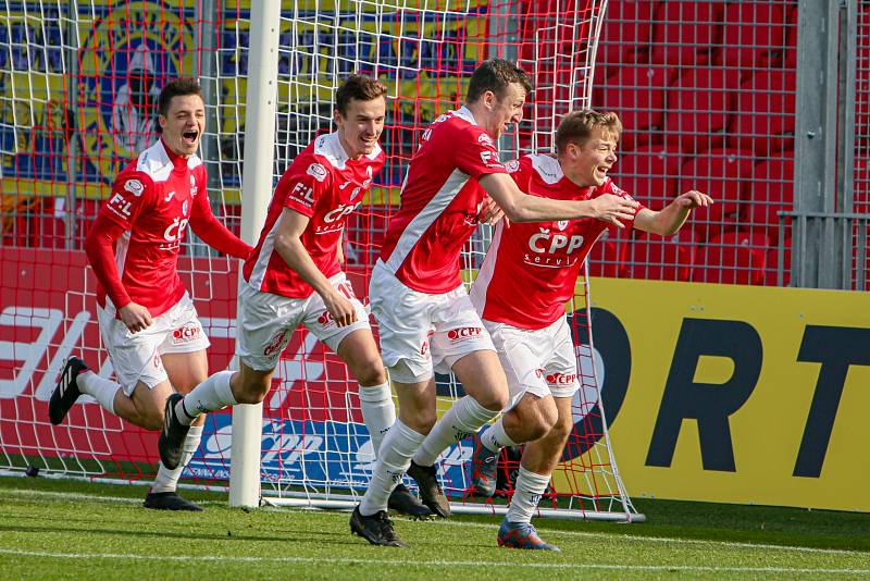 Lví podíl na výhře 3:1 nad Teplicemi měl chycenou penaltou jubilant Florin Nita.