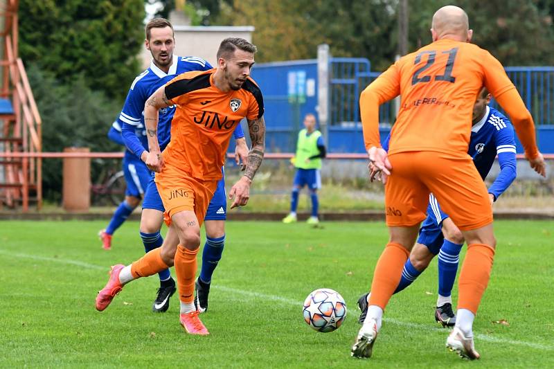 Živanice (v oranžovém) zdolaly 3:1 Velvary