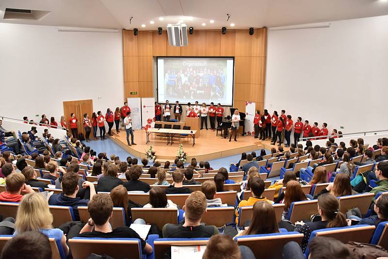 Univerzita hostila stovky středoškoláků, účastníků Chemiklání.