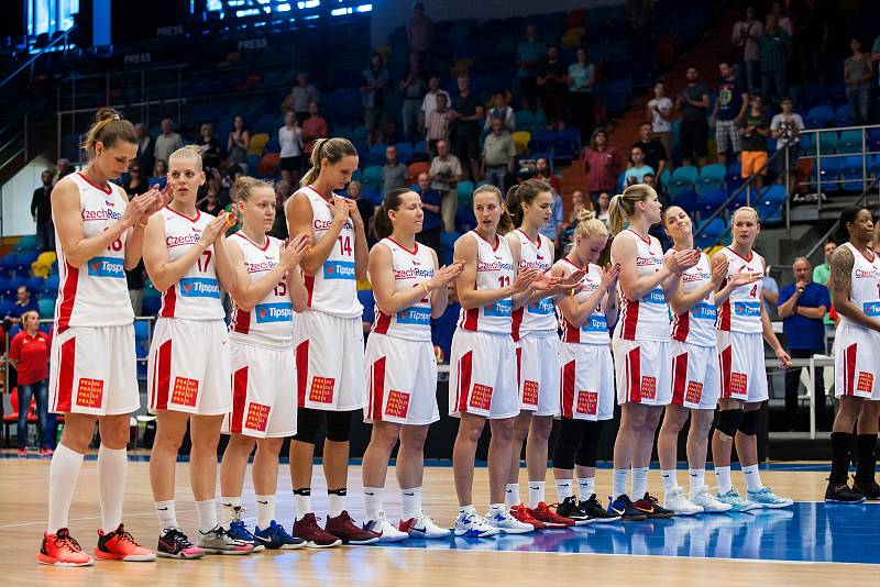 Basketbalistka Petr Kulichová v přípravném utkání Česko - Chorvatsko.