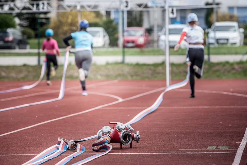 Středoškolské mistrovství České republiky v požárním sportu na Střední průmyslové škole chemické v Pardubicích.