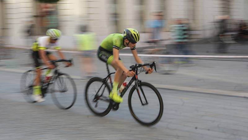 Cyklistické večerní kritérium ulicemi města Pardubic 42. ročník Memoriálu Josefa Křivky