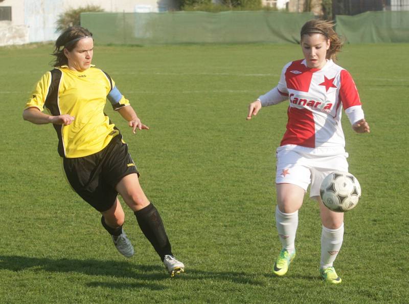 Pohár Komise Fotbalu Žen. SK DFO Pardubice - Slavia Praha 2:1